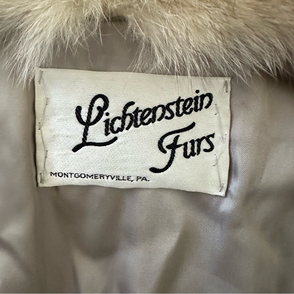 Lichtenstein Women’s FUR COAT With Hat - Picture 7 of 8